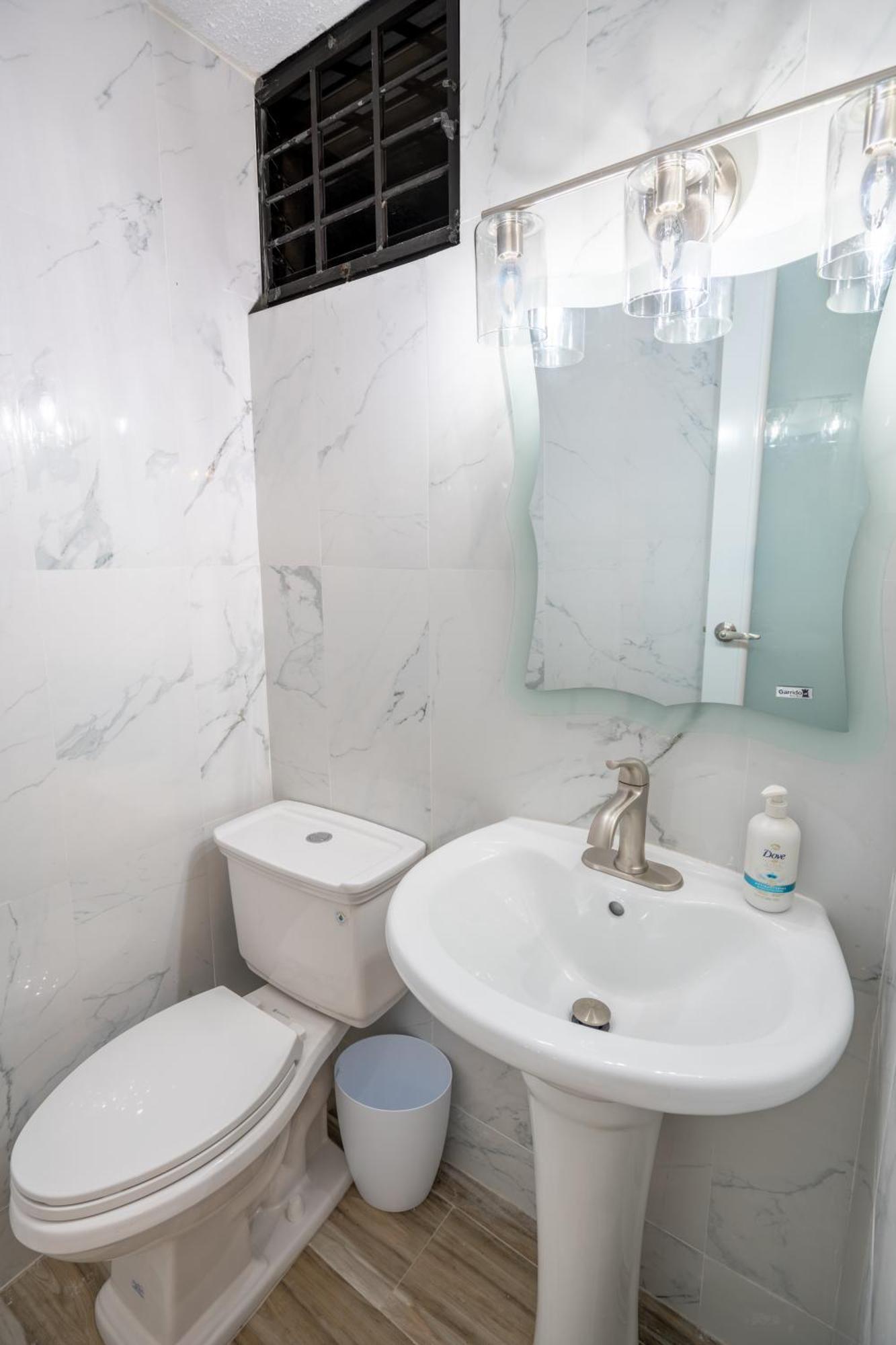 Blue Water Beach Villa Лукильо Экстерьер фото