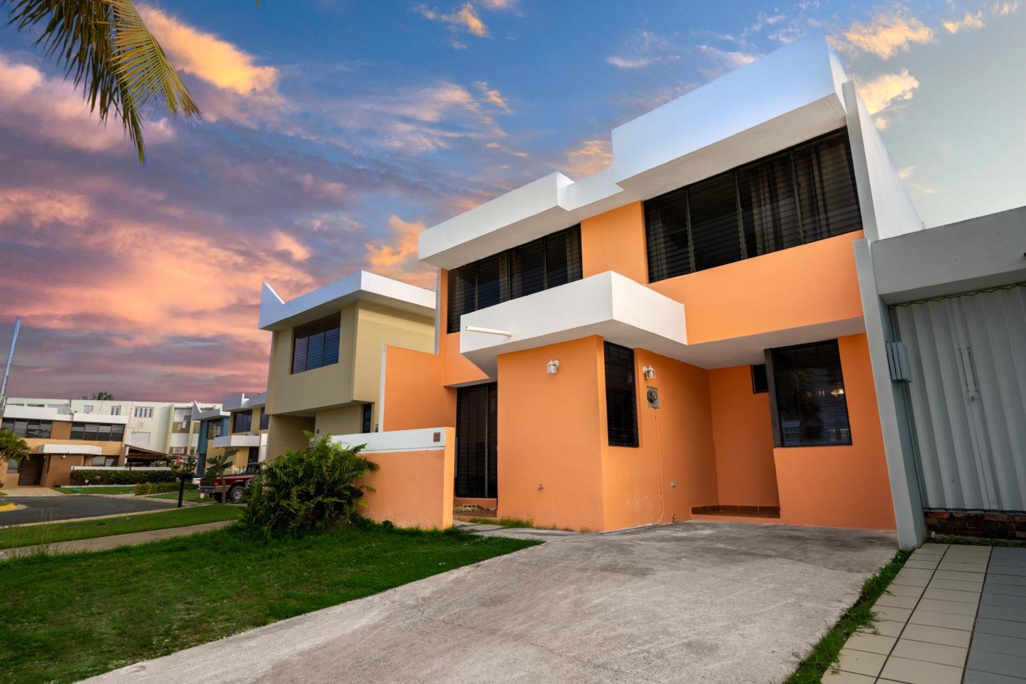 Blue Water Beach Villa Лукильо Экстерьер фото